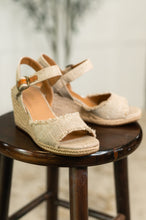 Load image into Gallery viewer, Arnold Natural Linen Wedges