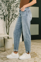 Load image into Gallery viewer, Aubrey Mid Rise Boyfriend