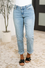 Load image into Gallery viewer, Cheyenne V-Front Cool Denim Boyfriend Jeans