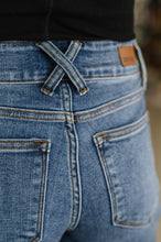 Load image into Gallery viewer, Elsie High Rise Double Button Wide Leg Jeans