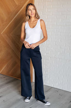Load image into Gallery viewer, Resort Travel Wide Leg Crop Pant in Navy
