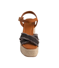 Load image into Gallery viewer, Nana Platform Sandals in Black