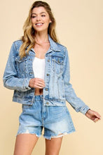 Load image into Gallery viewer, Veveret Button Up Pearl Detail Long Sleeve Denim Jacket