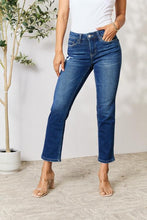 Load image into Gallery viewer, BAYEAS Distressed Cropped Jeans