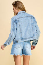 Load image into Gallery viewer, Veveret Button Up Pearl Detail Long Sleeve Denim Jacket