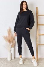 Load image into Gallery viewer, RISEN Soft Knit Drawstring Cropped Joggers