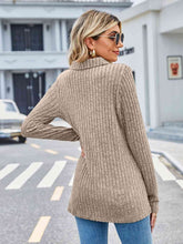 Load image into Gallery viewer, Ribbed Notched Long Sleeve T-Shirt with Pocket