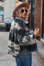 Load image into Gallery viewer, Printed Collared Neck Jacket