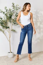 Load image into Gallery viewer, BAYEAS Distressed Cropped Jeans