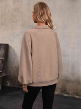 Load image into Gallery viewer, Collared Neck Buttoned Sweatshirt with Pocket