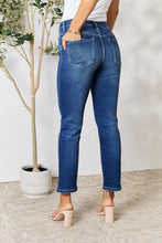 Load image into Gallery viewer, BAYEAS Distressed Cropped Jeans