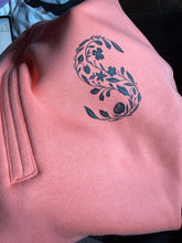 Load image into Gallery viewer, Scentsy Floral S 1/4 zip
