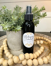 Load image into Gallery viewer, Mahogany Teakwood Room and Linen Spray
