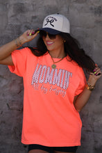 Load image into Gallery viewer, Mommin’ All Day Every Day Polka Dot Tee
