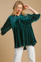 Load image into Gallery viewer, Umgee Pearl Detail Half Sleeve Velvet Babydoll Blouse
