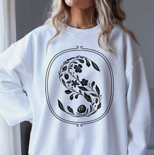 Load image into Gallery viewer, SWEATSHIRT scentsy FRAMED floral S on front with logo on back
