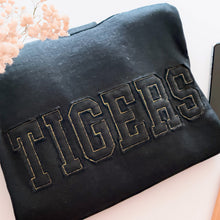 Load image into Gallery viewer, SWEATSHIRT APPLIQUE CUSTOM

