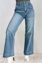 Load image into Gallery viewer, Straight Jeans with Pockets
