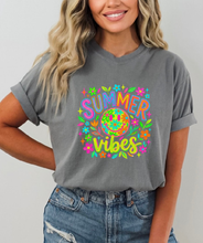 Load image into Gallery viewer, summer floral tee
