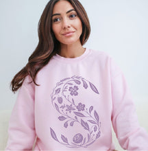 Load image into Gallery viewer, SWEATSHIRT scentsy floral S on front with logo on back
