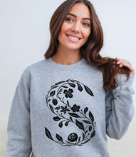 Load image into Gallery viewer, SWEATSHIRT scentsy floral S on front with logo on back
