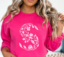 Load image into Gallery viewer, SWEATSHIRT scentsy floral S on front with logo on back
