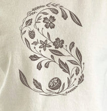 Load image into Gallery viewer, Sweatshirt scentsy floral S on back - logo full front
