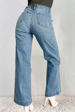 Load image into Gallery viewer, Straight Jeans with Pockets
