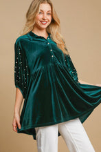 Load image into Gallery viewer, Umgee Pearl Detail Half Sleeve Velvet Babydoll Blouse
