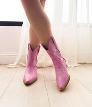 Load image into Gallery viewer, Bowie Metallic Boot in Pink
