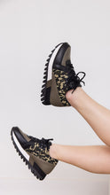 Load image into Gallery viewer, Geri Sneaker in Camo
