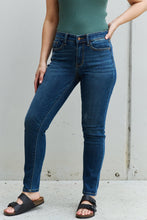 Load image into Gallery viewer, Judy Blue Aila Regular Full Size Mid Rise Cropped Relax Fit Jeans
