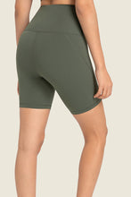 Load image into Gallery viewer, Seamless High-Rise Wide Waistband Biker Shorts
