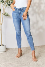 Load image into Gallery viewer, BAYEAS Raw Hem Skinny Jeans
