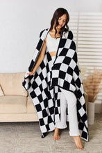 Load image into Gallery viewer, Cuddley Checkered Decorative Throw Blanket
