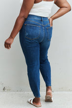Load image into Gallery viewer, Judy Blue Aila Regular Full Size Mid Rise Cropped Relax Fit Jeans
